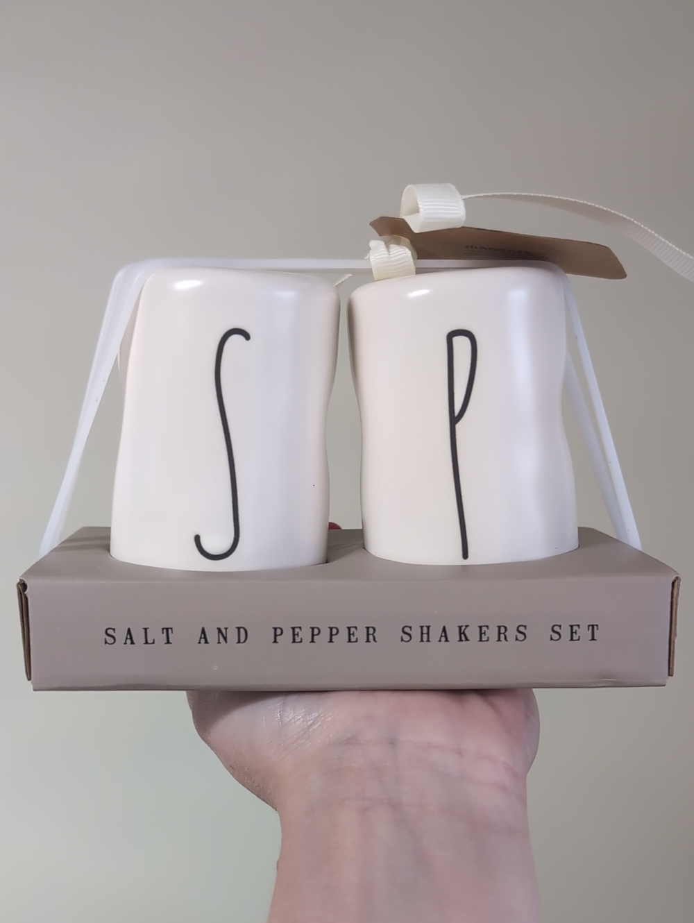 Rae Dunn Classic Salt & Pepper Shakers Set, Kitchen Basics 🧂